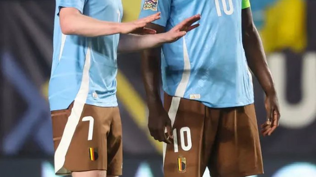 שוב ביחד. דה בראונה ולוקאקו (צילום: GettyImages, VIRGINIE LEFOUR/AFP)