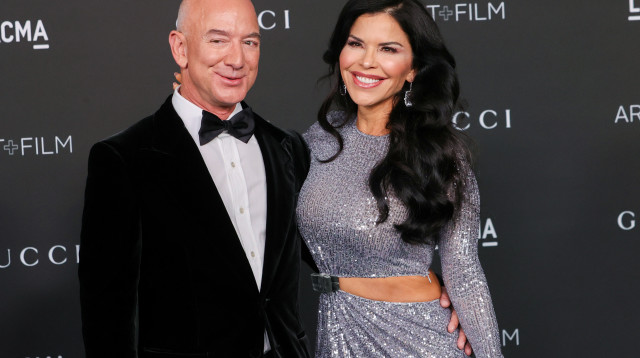 ג'ף בזוס וארוסתו לורן סאנצ'ז (צילום: Getty images)