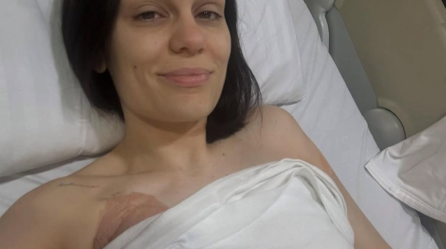 ג'סי ג'יי לאחר הניתוח שעברה (צילום: מתוך אינסטגרם)