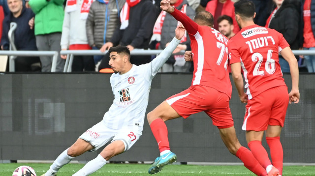 לירן רוטמן הפועל תל אביב מור בוסקילה הפועל רמת גן (צילום: ברני ארדוב)