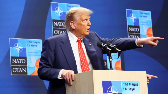 דונלד טראמפ בפסגת נאט"ו בהאג (צילום: רויטרס)