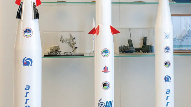 טילי חץ בתערוכת התעשייה האווירית (צילום: יוסי אלוני)