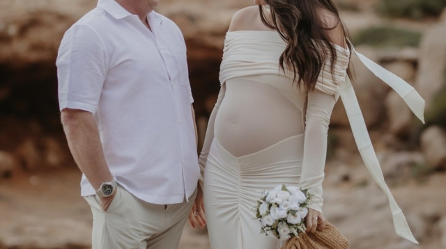 אלי בת 21 ומארק בן 44, בקשר למרות פער הגילאים (צילום: צילום מסך מתוך האינסטגרם)