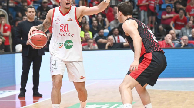 נועם יעקב, הפועל תל אביב (צילום: ברני ארדוב)