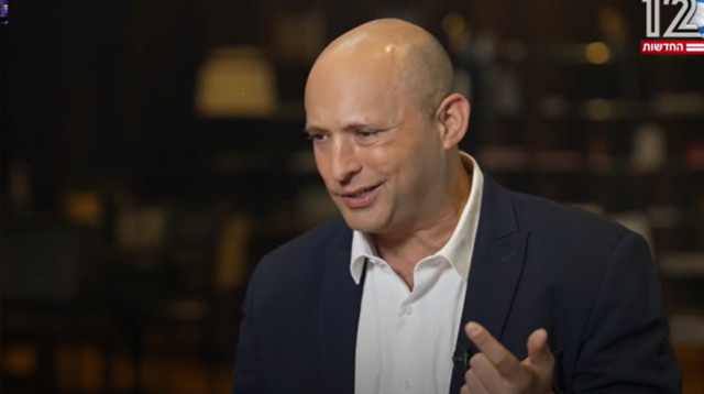 נפתלי בנט בראיון בפגוש את העיתונות (צילום: צילום מסך)