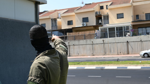 הלוחם משחזר (צילום: פאולינה פטימר)