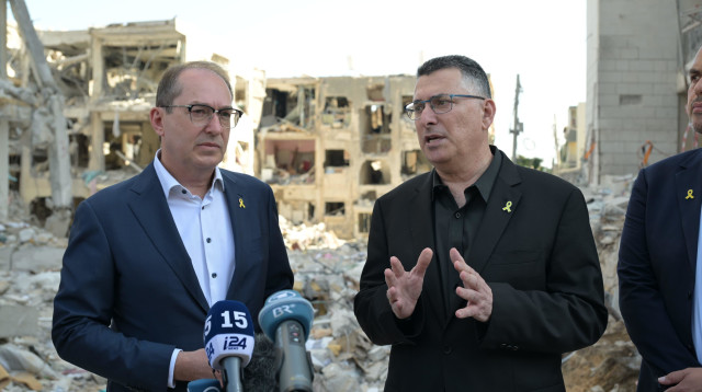 שר החוץ גדעון סער ושר הפנים של גרמניה אלכסנדר דוברינט (צילום: אבשלום ששוני)