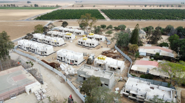 קיבוץ נירים לאחר עבודות השיקום בעוטף עזה (צילום: אפשטיין פרויקטים)