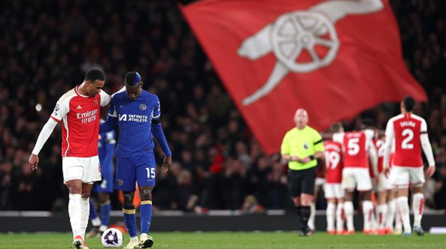 ג'קסון לצד סאליבה (צילום: Alex Pantling)