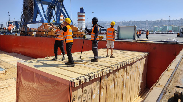 משלוחי זכוכית שהגיעו לארץ (צילום: יח"צ פניציה)