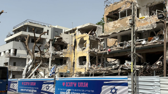 הפגיעה ברחוב פינסקר בתל אביב (צילום: מאיה כהן)