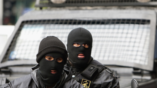 כוחות ביטחון איראנים (צילום: REUTERS/Raheb Homavandi)