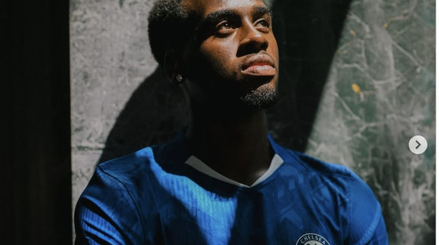 ג'יימי גיטנס מוצג בצ'לסי (צילום: צ'לסי)