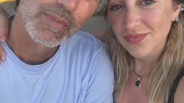 אריק בנאדו והבת זוג החדשה (צילום: מתוך אינסטגרם)