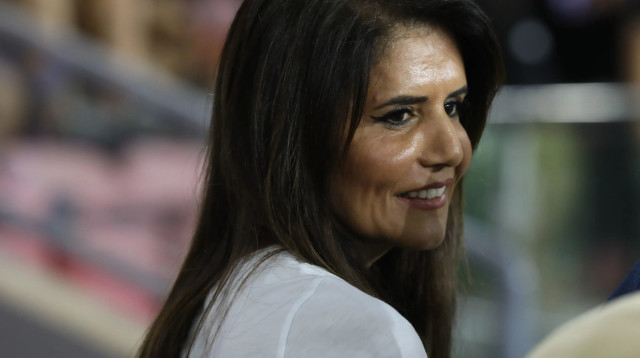 אלונה ברקת בעלים הפועל באר שבע (צילום: שלומי גבאי)