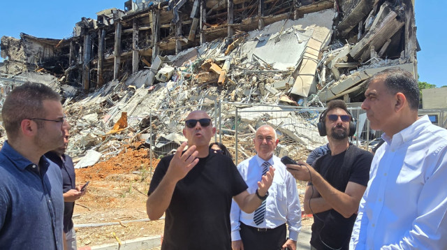 מימדי ההרס במכון וייצמן לאחר פגיעת הטיל האיראני (צילום: דוברות הכנסת)