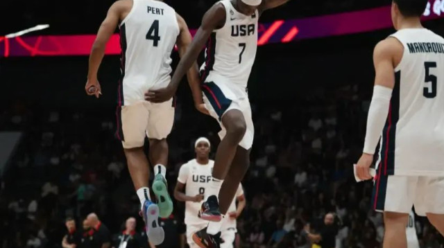 שחקני נבחרת ארצות הברית עד גיל 19 (צילום: אתר רשמי, אתר פיב"א)