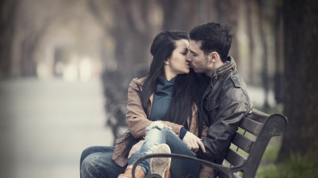 נשיקה צרפתית (צילום: שאטרסטוק)