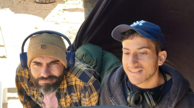 שחר ועידו על סט הצילומים לסרט (צילום: רביד מימון)