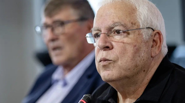 פיני גרשון מוצג על ידי איגוד הכדורסל הבולגרי (צילום: אתר רשמי, איגוד הכדורסל הבולגרי)