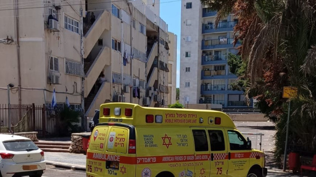 נקבע מותו של גבר שהתחשמל ביבנה (צילום: מד"א)