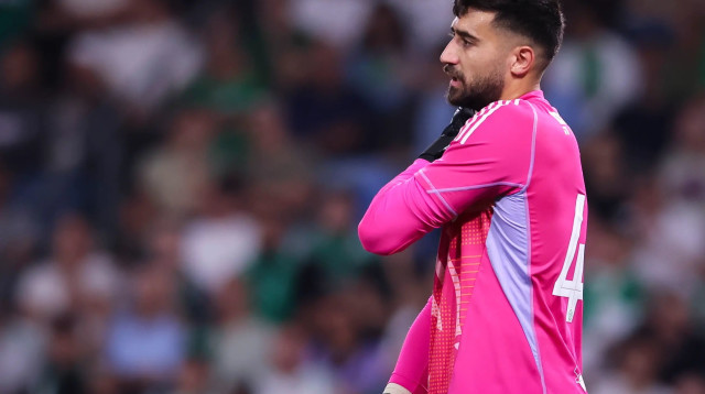 שוער מכבי חיפה שריף כיוף (צילום: מאור אלקסלסי)