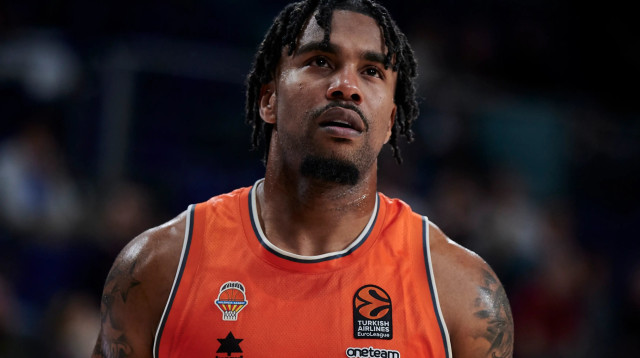 כריס ג'ונס במדי ולנסיה (צילום: GettyImages, Borja B. Hojas)