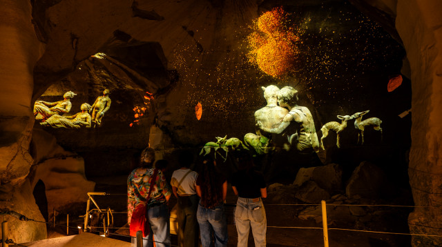 תערוכת נארי, מערת הפעמון (צילום: דניאל אסולין, סטודיו 4040)