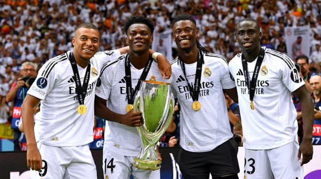 טשואמני, אמבפה, קמאבינגה ומנדי (צילום: Valerio Pennicino - UEFA)