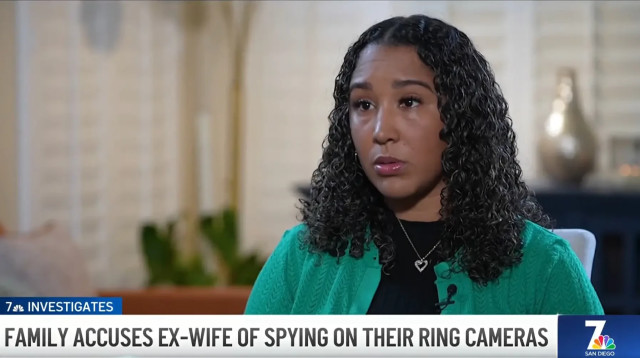 אקשיה יאנג, גרושתו של בעלה עוקבת אחריה (צילום: NBC 7)