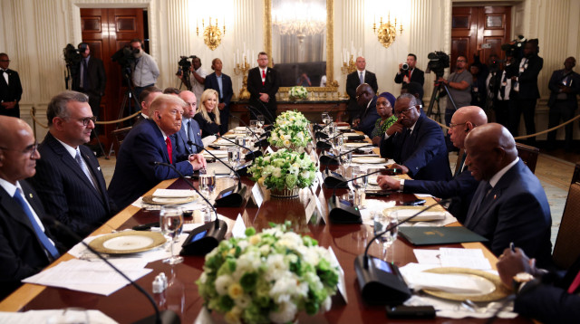 דונלד טראמפ עם מנהיגי אפריקה (צילום: REUTERS/Kevin Lamarque)