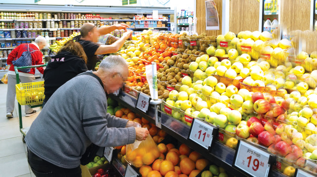 פירות בסופרמרקט (צילום: מיכאל גלעדי, פלאש 90)