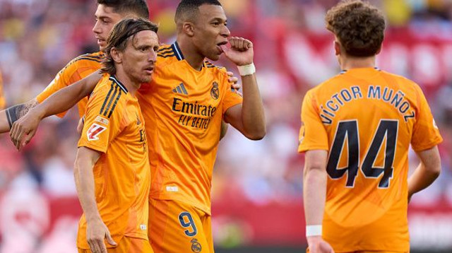 שחקני ריאל מדריד חוגגים (צילום: Angel Martinez)