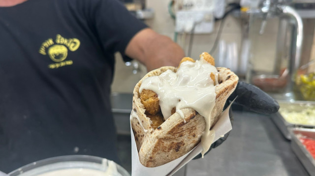 פלאפל אוריון (צילום: בתיה גלעדי)