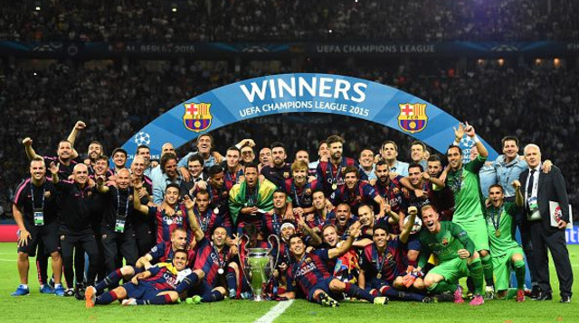 ברצלונה של עונת 2014/15 עם גביע ליגת האלופות (צילום: Getty images)