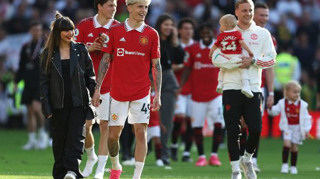 גרנאצ'ו ובת זוגו אווה גרסיה (צילום: Matt McNulty)