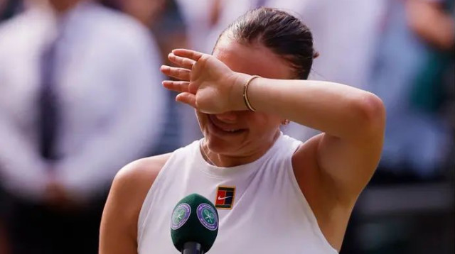 לא עמדה בלחץ. אניסימובה (צילום: רויטרס)