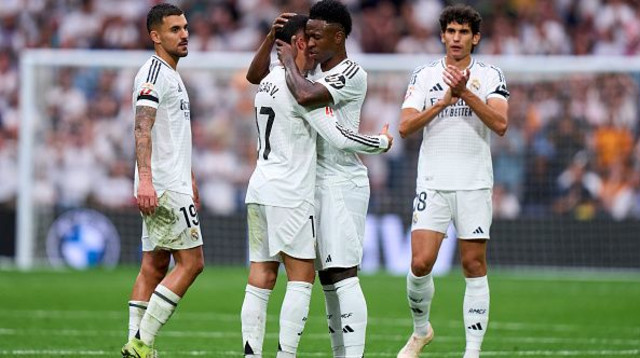 שחקני ריאל מדריד חוגגים (צילום: Diego Souto)