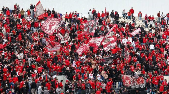 אוהדי הפועל תל אביב מול עפולה (צילום: דני מרון)