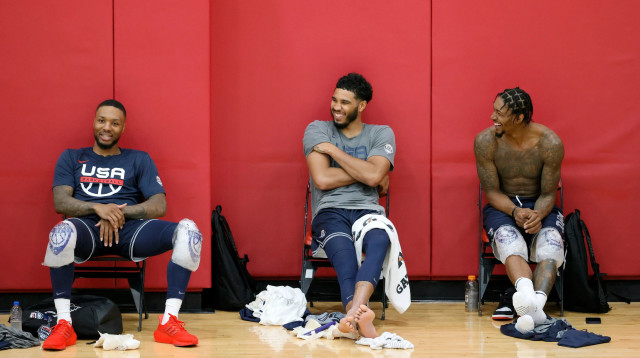 ג'ייסון טייטום לצד דמיאן לילארד, נבחרת ארצות הברית בכדורסל (צילום: GettyImages)