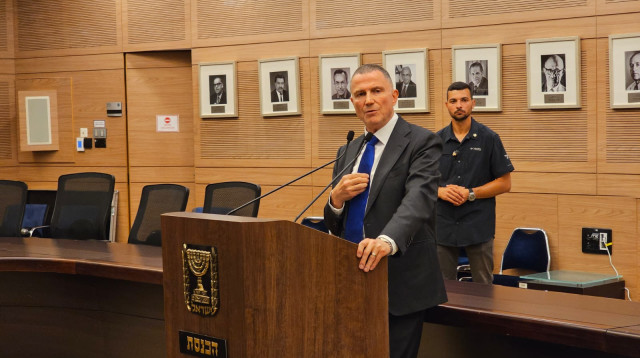 ח"כ יולי אדלשטיין (צילום: אברהם בלוך)