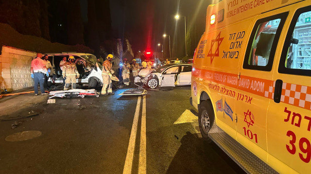 תאונת דרכים (צילום: תיעוד מבצעי מד"א)