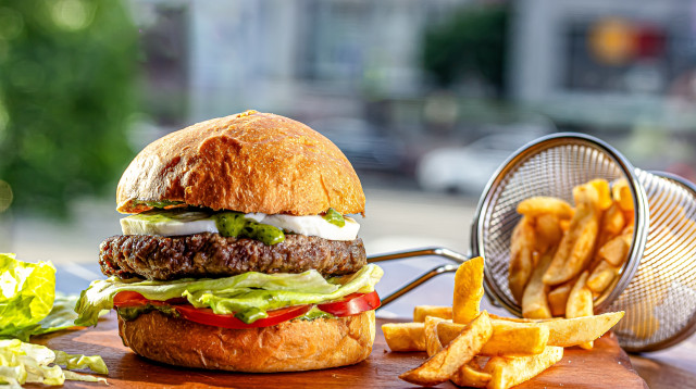 המבורגר (צילום: שאטרסטוק)