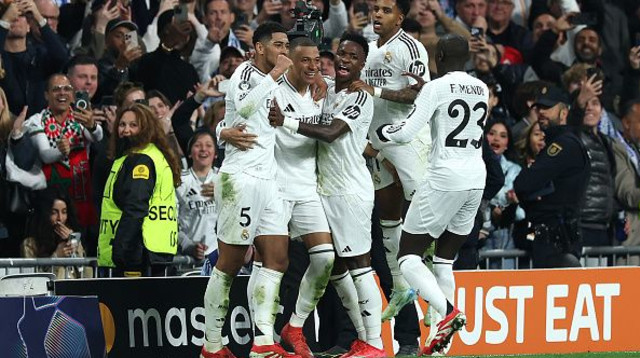 שחקני ריאל מדריד חוגגים (צילום: Clive Brunskill)