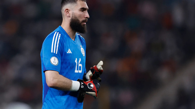 אנתוני מנדראה שוער נבחרת אלג'יריה (צילום: GettyImages, KENZO TRIBOUILLARD/AFP)