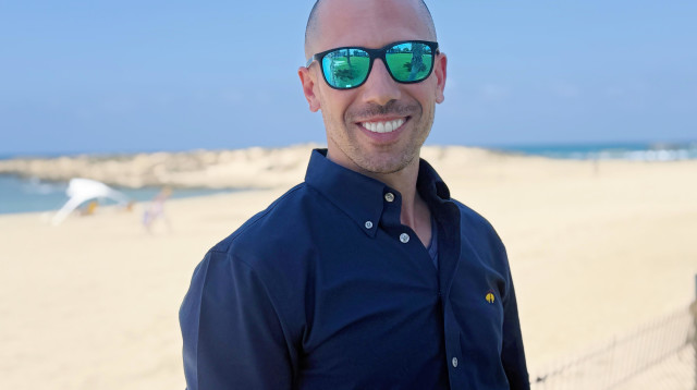 אלעד רפפורט, מנכ״ל מלון הבוטיק חוף נחשולים  (צילום: באדיבות קליגר תקשורת)