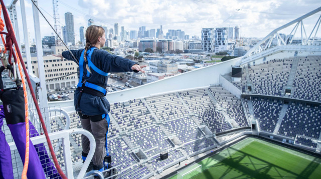 אמא'לה. בנג'י על גג SkyField בלומפילד תל אביב (צילום: מתן צינמון)