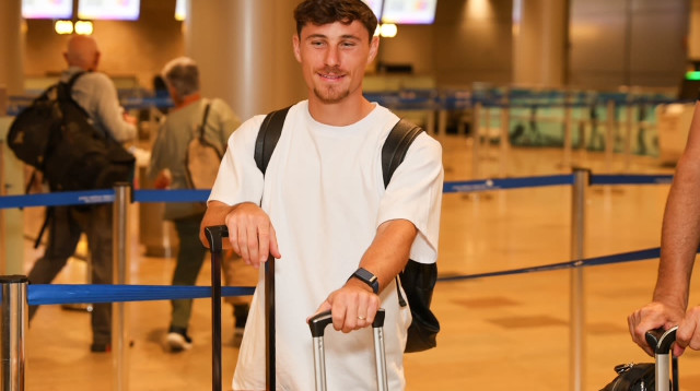 גבי קניקובסקי בשדה התעופה. יוצא לדרך חדשה בקריירה (צילום: קובי אליהו)