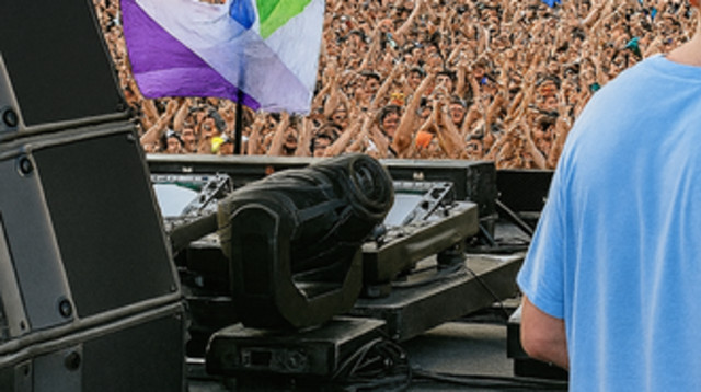 דגל גבעתי בפסטיבל הטומורולנד בבלגיה (צילום: צילום מסך לפי סעיף 27א)