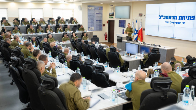 המטכ"ל בהערכת מצב (צילום: דובר צה"ל)